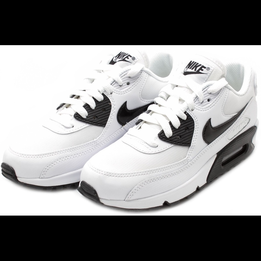 NIKE WOMEN’S AIR MAX 90 ESSENTIALS